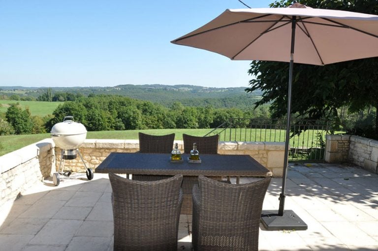 Gîte le Pigeonnier -Terrasse